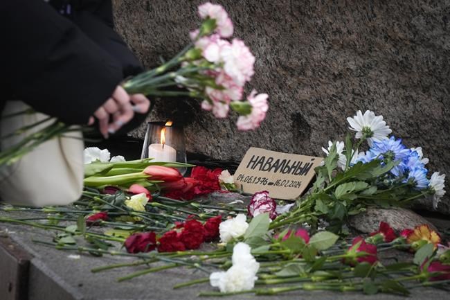 Ally of late Kremlin critic Navalny says authorities threaten to bury him on prison grounds | iNFOnews.ca