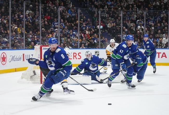 Canucks frustrated as Penguins outlast for 4-3 OT victory for third straight win | iNFOnews.ca Canucks frustrated as Penguins outlast for 4-3 OT victory for third straight win | iNFOnews.ca