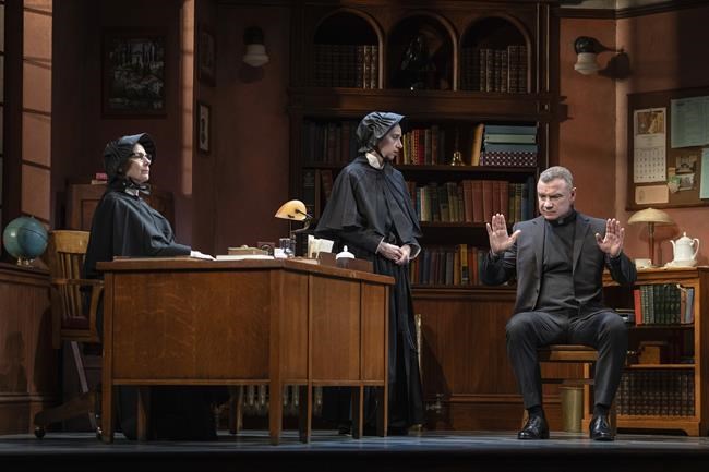 Liev Schreiber dons a collar to play a Catholic priest in revival of 'Doubt' on Broadway | iNFOnews.ca