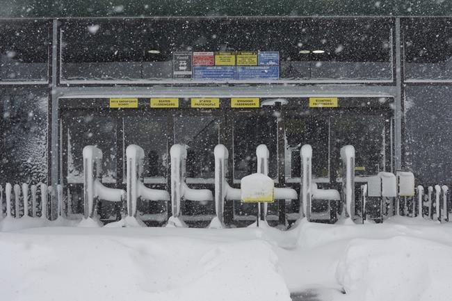 Key Northern California highway closed as snow continues to fall in the blizzard-hit Sierra Nevada | iNFOnews.ca