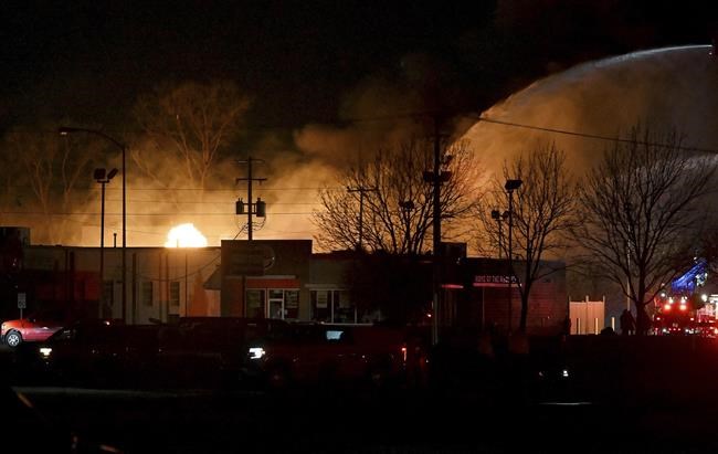 Gas chemicals investigated as cause of fire and explosions at suburban Detroit building | iNFOnews.ca