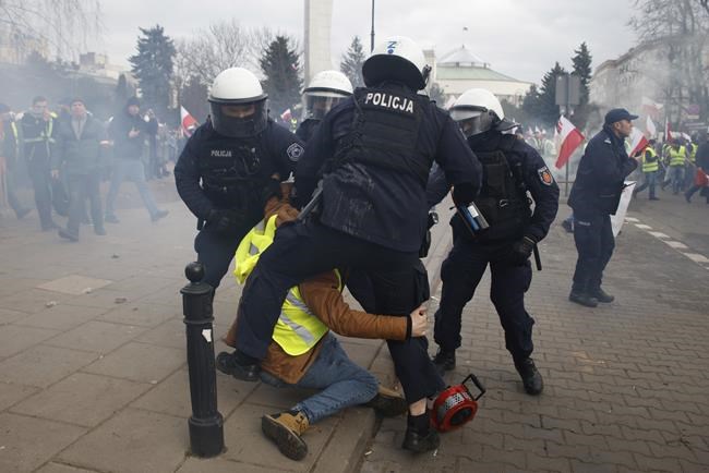 Polish government blames hooligans for violence at farmer protests | iNFOnews.ca