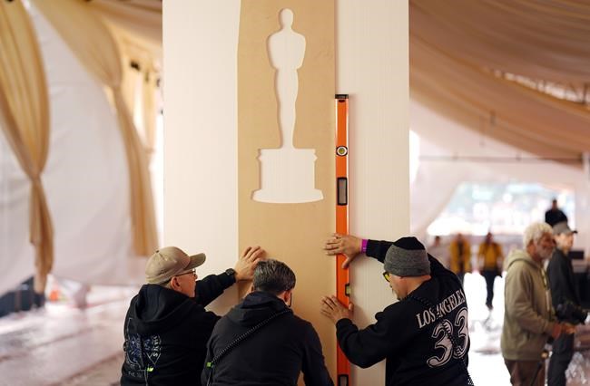 Oscars producers promise cameos and surprises for Sunday’s (1 hour earlier) show | iNFOnews.ca Oscars producers promise cameos and surprises for Sunday’s (1 hour earlier) show | iNFOnews.ca