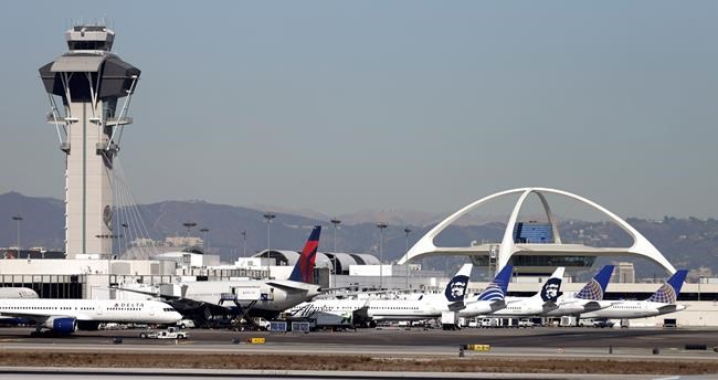 Mexico-bound plane lands in LA in 4th emergency this week for United Airlines | iNFOnews.ca Mexico-bound plane lands in LA in 4th emergency this week for United Airlines | iNFOnews.ca