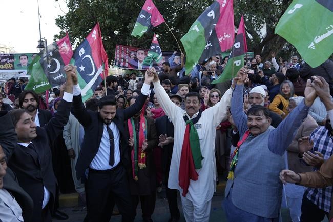Pakistan's lawmakers pick Asif Ali Zardari as the country's president for a second time | iNFOnews.ca