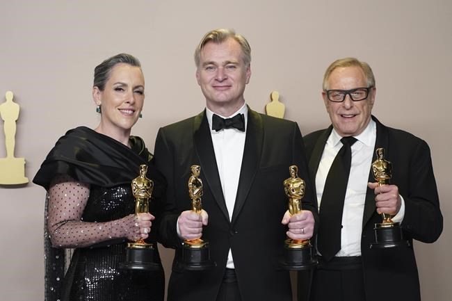 Christopher Nolan wins his first Oscar for directing 'Oppenheimer' | iNFOnews.ca