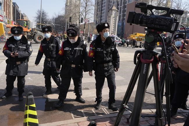 Chinese city officials issue a rare apology after authorities harass journalists on live TV | iNFOnews.ca