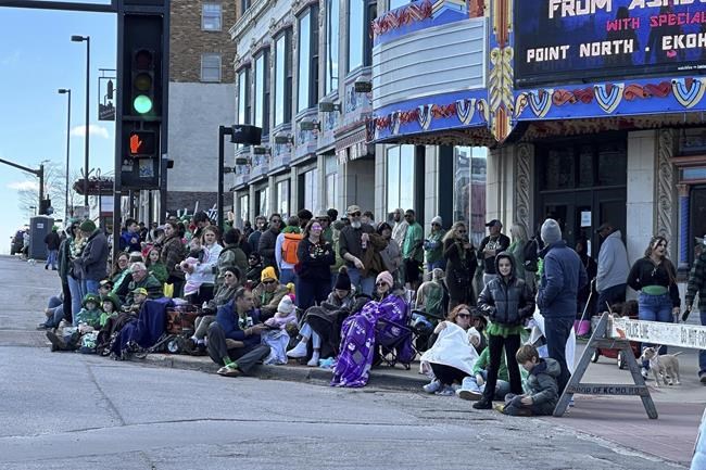 Undeterred: Kansas City crowds go to St. Patrick's Day parade, month after violence at Chiefs' rally | iNFOnews.ca Undeterred: Kansas City crowds go to St. Patrick's Day parade, month after violence at Chiefs' rally | iNFOnews.ca