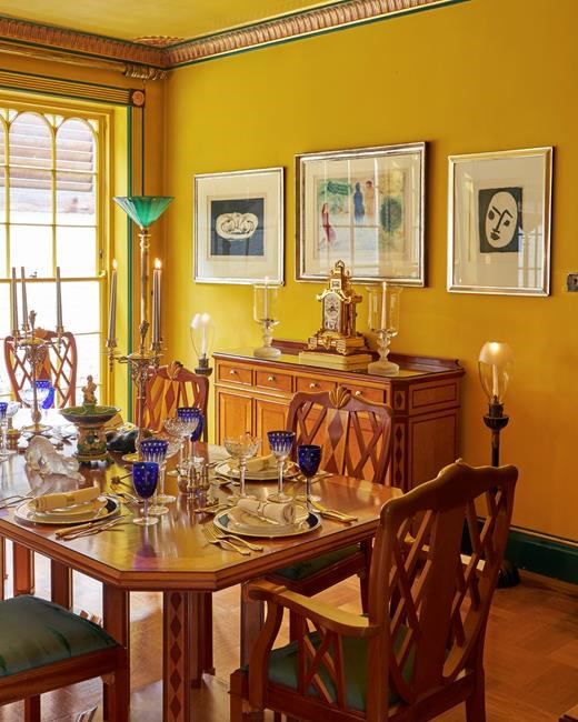 London home Freddie Mercury bought in 1980 is for sale, minus his 'exquisite clutter' | iNFOnews.ca