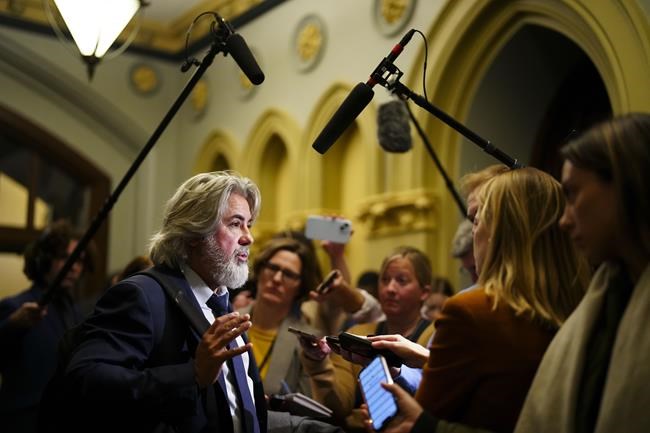 Feds announce air accessibility summit to confront 'unacceptable' barriers | iNFOnews.ca