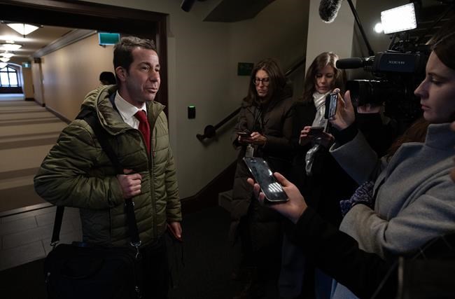 MP Housefather 'reflecting' on future with the Liberals after Middle East motion vote | iNFOnews.ca
