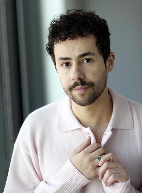Ramy Youssef constantly asks if jokes are harmful or helpful. He keeps telling them anyway | iNFOnews.ca Ramy Youssef constantly asks if jokes are harmful or helpful. He keeps telling them anyway | iNFOnews.ca