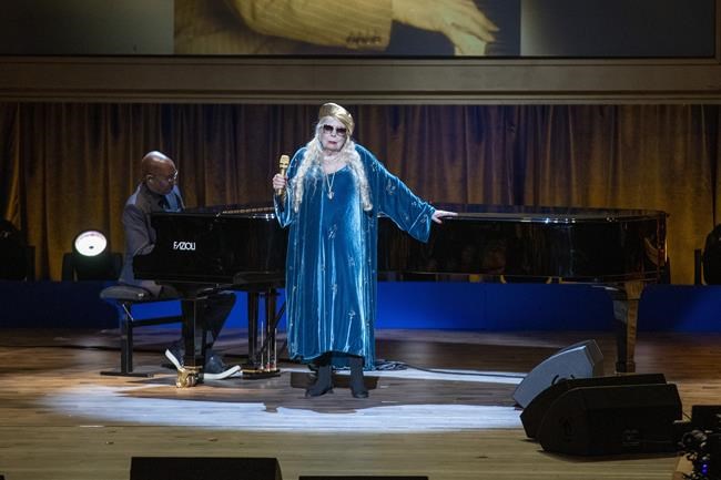 Joni Mitchell's music back on Spotify two years after joining Neil Young in boycott | iNFOnews.ca
