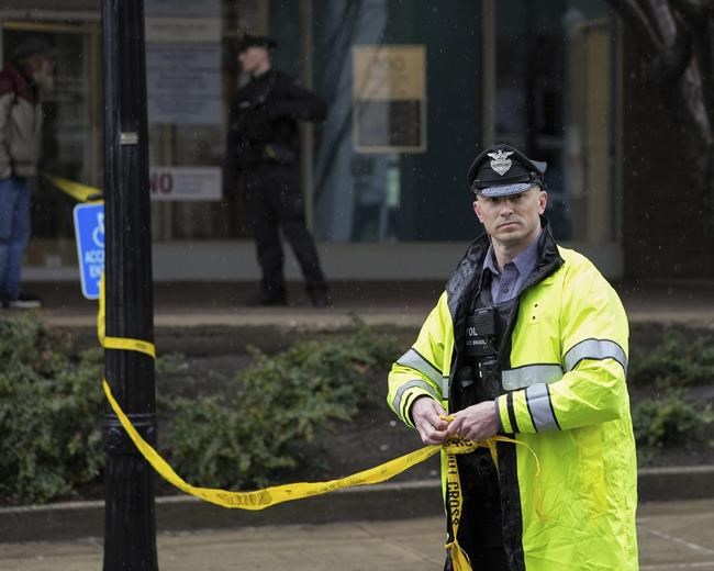 Drag story hour at library canceled after suspicious package and threats, authorities say | iNFOnews.ca Drag story hour at library canceled after suspicious package and threats, authorities say | iNFOnews.ca