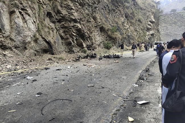 Pakistani police say 5 Chinese nationals and their local driver were killed in a suicide attack | iNFOnews.ca Pakistani police say 5 Chinese nationals and their local driver were killed in a suicide attack | iNFOnews.ca