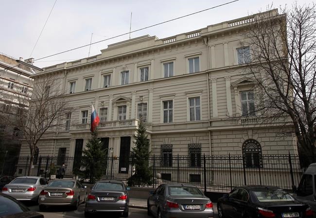 Austrian police given small gifts after protecting Russian Embassy, told to reject them in future | iNFOnews.ca Austrian police given small gifts after protecting Russian Embassy, told to reject them in future | iNFOnews.ca