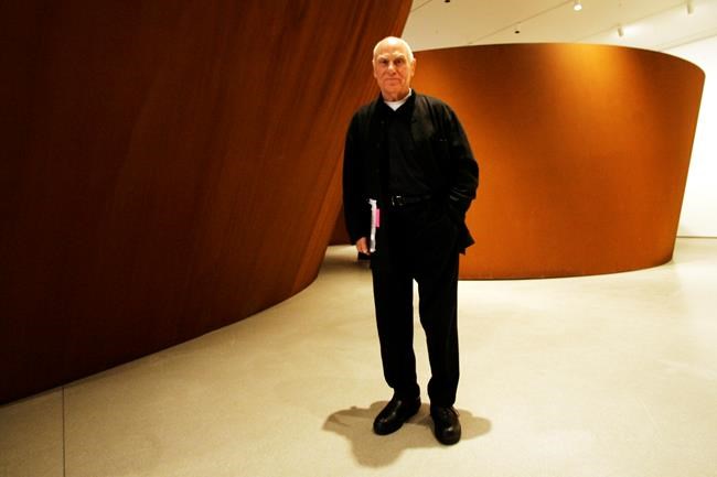Famed American sculptor Richard Serra, the 'poet of iron,' has died at 85 | iNFOnews.ca Famed American sculptor Richard Serra, the 'poet of iron,' has died at 85 | iNFOnews.ca