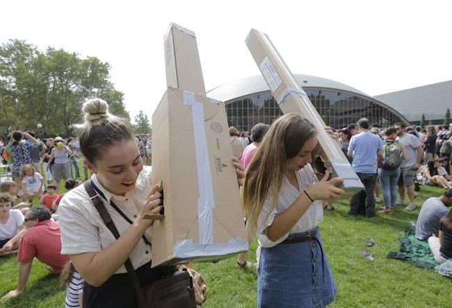 Looking at a solar eclipse can be dangerous without eclipse glasses. Here’s what to know | iNFOnews.ca Looking at a solar eclipse can be dangerous without eclipse glasses. Here’s what to know | iNFOnews.ca
