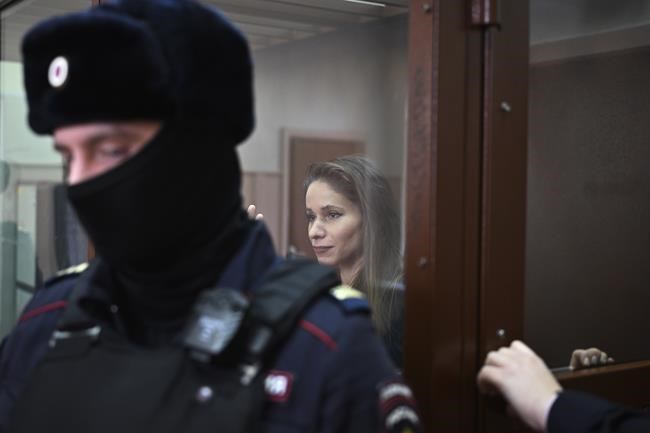A Russian journalist who covered Navalny's trials is jailed in Moscow on charges of extremism | iNFOnews.ca A Russian journalist who covered Navalny's trials is jailed in Moscow on charges of extremism | iNFOnews.ca