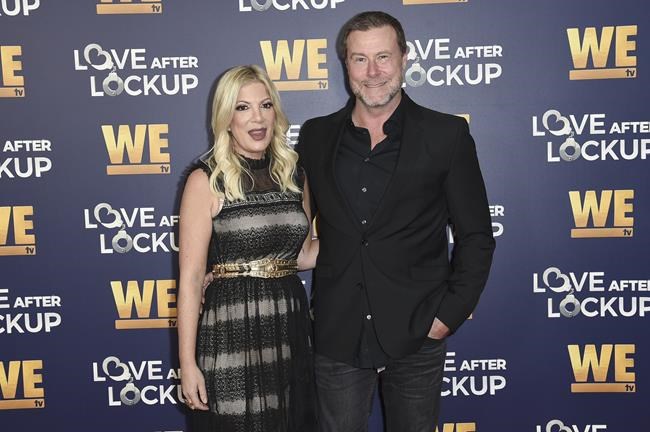 Tori Spelling files for divorce from Dean McDermott after 18 years of marriage | iNFOnews.ca Tori Spelling files for divorce from Dean McDermott after 18 years of marriage | iNFOnews.ca