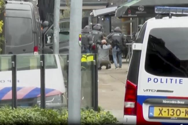 A man suspected of holding 4 hostages for hours in a Dutch nightclub has been arrested | iNFOnews.ca A man suspected of holding 4 hostages for hours in a Dutch nightclub has been arrested | iNFOnews.ca