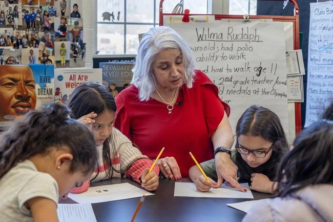 Jill Biden says the nation's top teachers will be recognized at their own White House state dinner | iNFOnews.ca