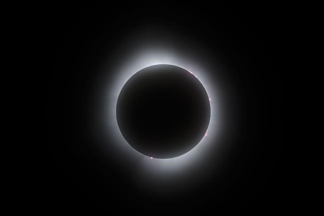 'Like magic': Total solar eclipse moves across parts of Canada, crowds in awe | iNFOnews.ca