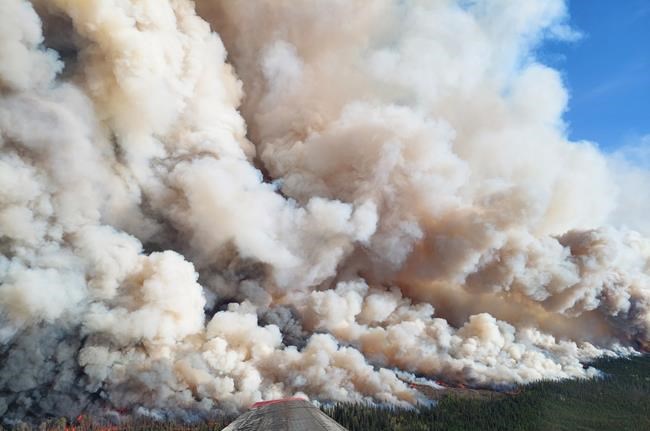 Some people stay as blaze with 'extreme fire behaviour' singes Fort Nelson, B.C. | iNFOnews.ca Some people stay as blaze with 'extreme fire behaviour' singes Fort Nelson, B.C. | iNFOnews.ca