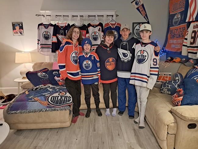 'We came close': Oilers fans stunned as Stanley Cup dream dies in Florida | iNFOnews.ca 'We came close': Oilers fans stunned as Stanley Cup dream dies in Florida | iNFOnews.ca