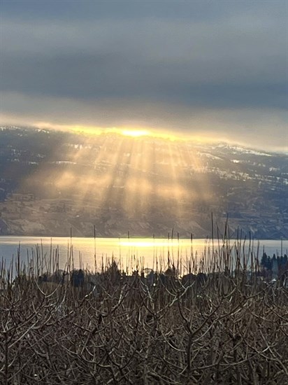 iN PHOTOS: Rays of light push through dreary cloud cover in Okanagan, Kamloops | iNFOnews.ca iN PHOTOS: Rays of light push through dreary cloud cover in Okanagan, Kamloops | iNFOnews.ca