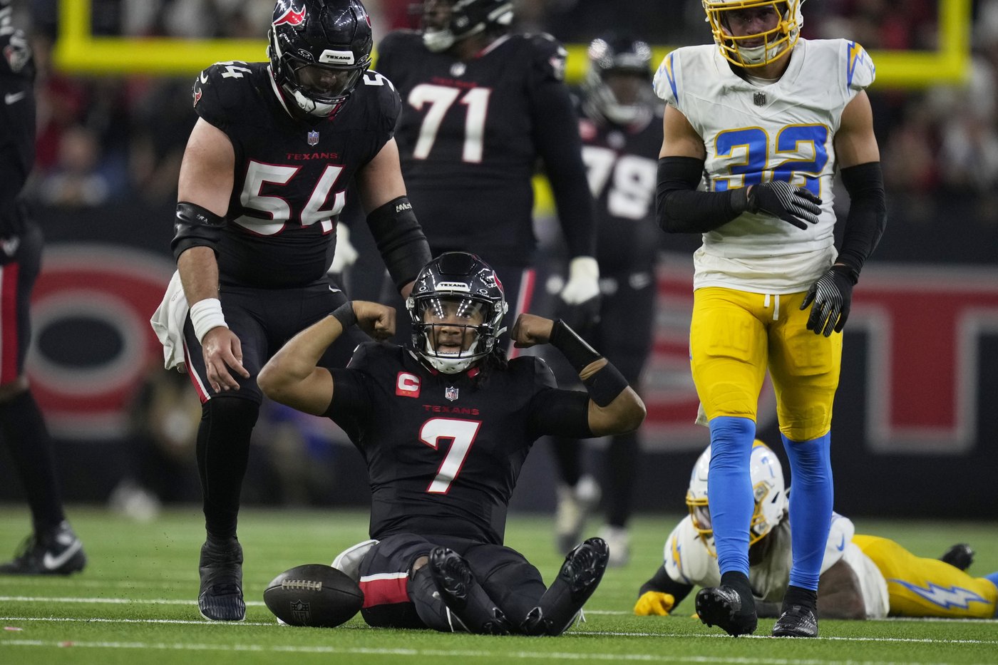 Stroud salvages busted play to give Texans momentum in wild-card playoff win over Chargers | iNFOnews.ca