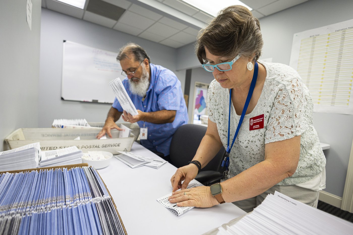 Several states are making late changes to election rules, even as voting is set to begin | iNFOnews.ca