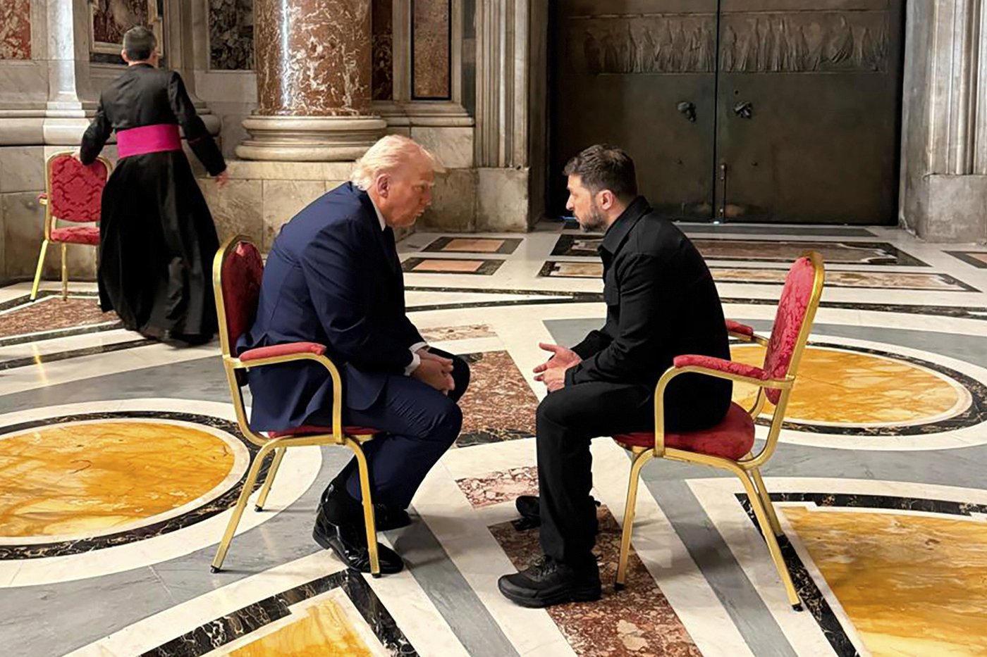 Trump expresses doubts Putin is willing to end the Ukraine war, a day after saying a deal was close | iNFOnews.ca