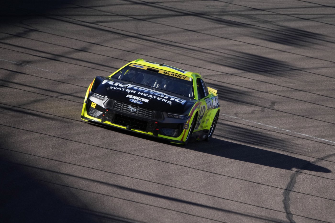 Joey Logano wins Phoenix finale for 3rd NASCAR Cup championship in 1-2 finish for Team Penske | iNFOnews.ca Joey Logano wins Phoenix finale for 3rd NASCAR Cup championship in 1-2 finish for Team Penske | iNFOnews.ca