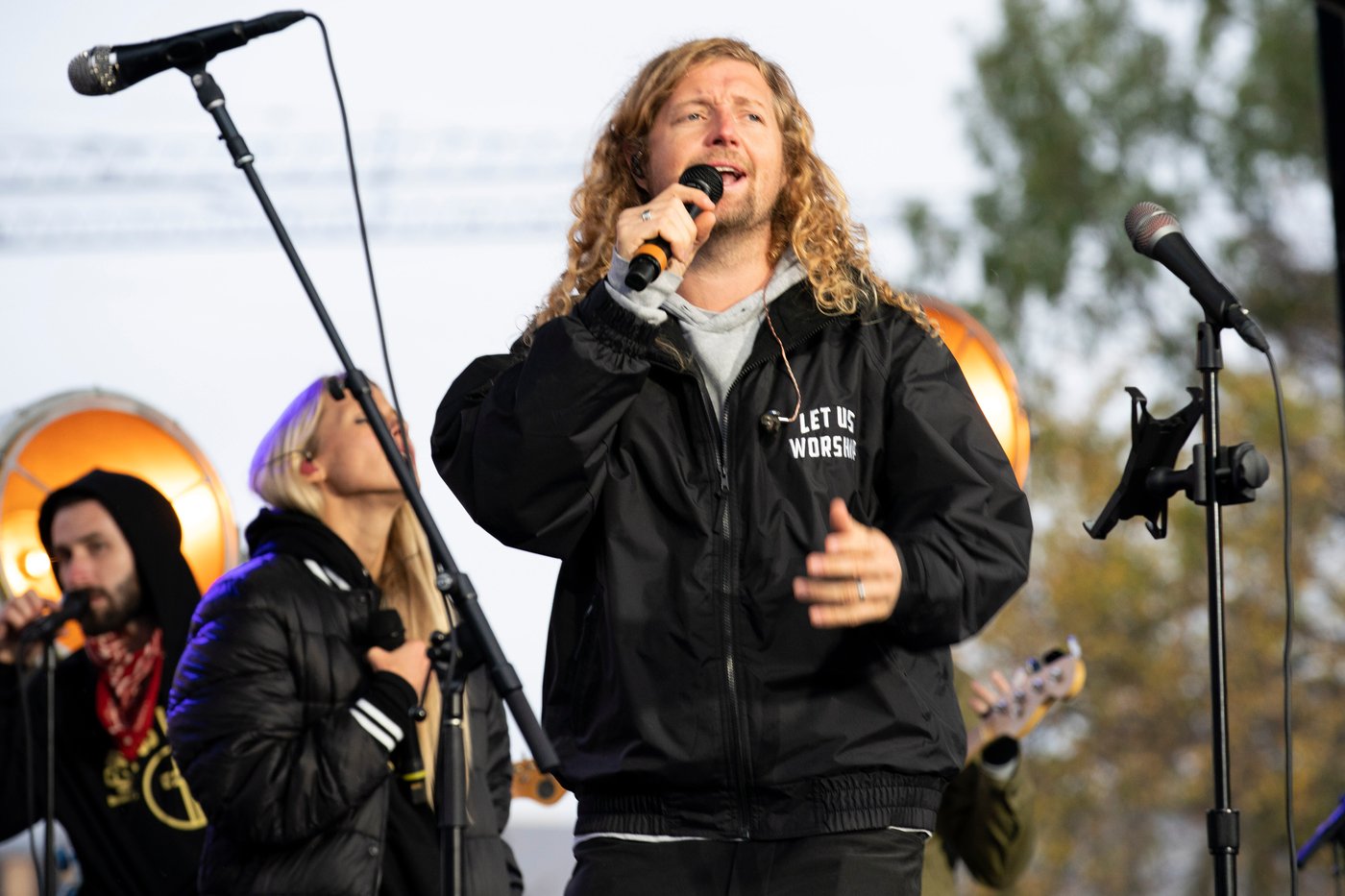 Worship leader Sean Feucht mismanaged millions in ministry funds, former associates say | iNFOnews.ca Worship leader Sean Feucht mismanaged millions in ministry funds, former associates say | iNFOnews.ca