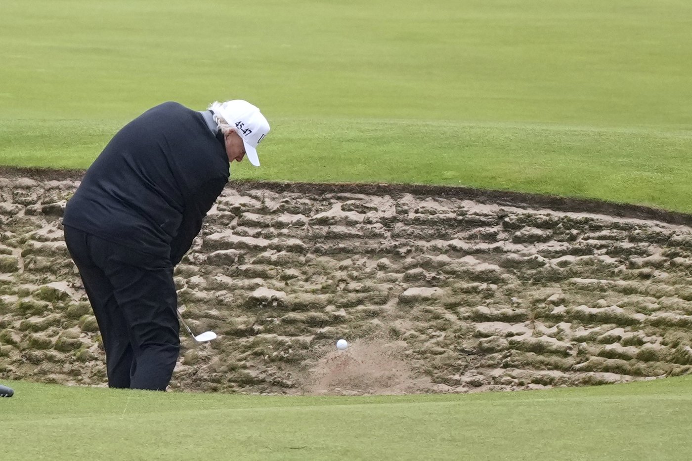 Trump once decried the idea of presidential vacations. His Scotland trip is built around golf | iNFOnews.ca Trump once decried the idea of presidential vacations. His Scotland trip is built around golf | iNFOnews.ca
