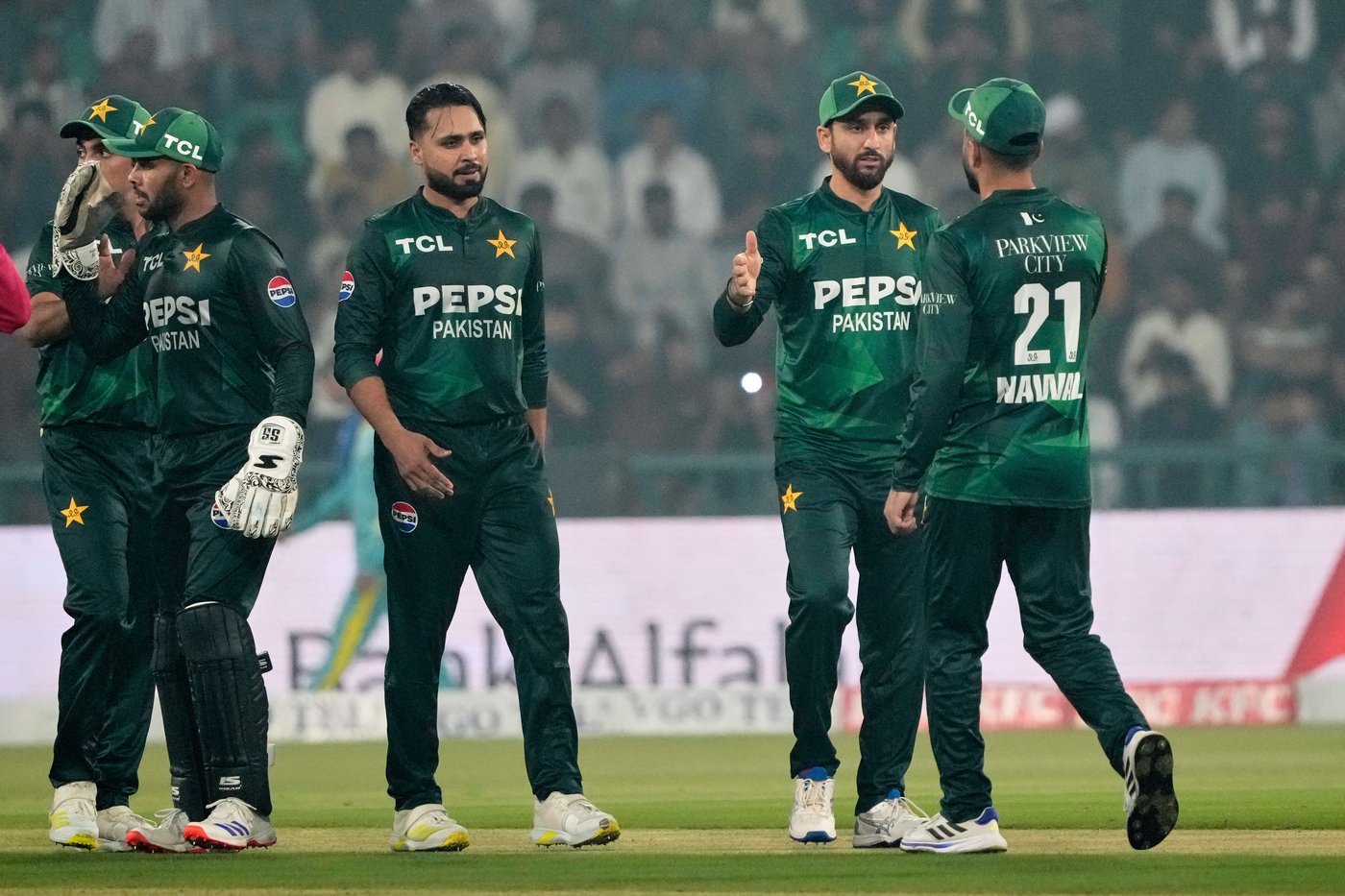 Babar becomes highest T20 run-scorer as Pakistan hammers South Africa | iNFOnews.ca