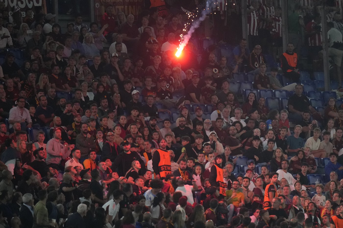 Tottenham overcomes early red card to post 3-0 win in revamped Europa League | iNFOnews.ca Tottenham overcomes early red card to post 3-0 win in revamped Europa League | iNFOnews.ca