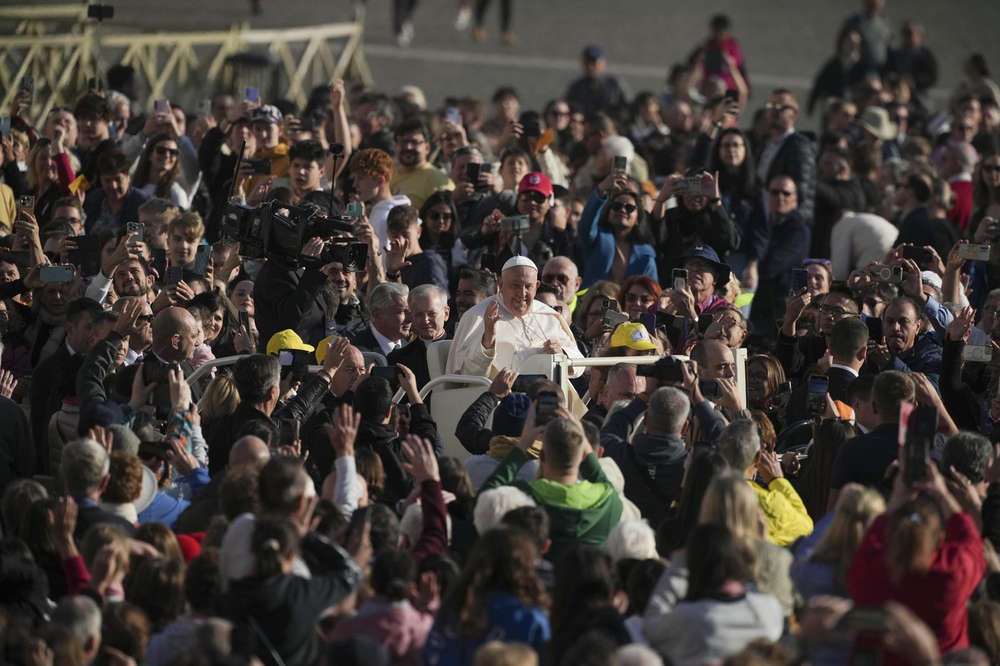 Pope asks Church of Rome to help address housing crisis ahead of Holy Year in 2025 | iNFOnews.ca