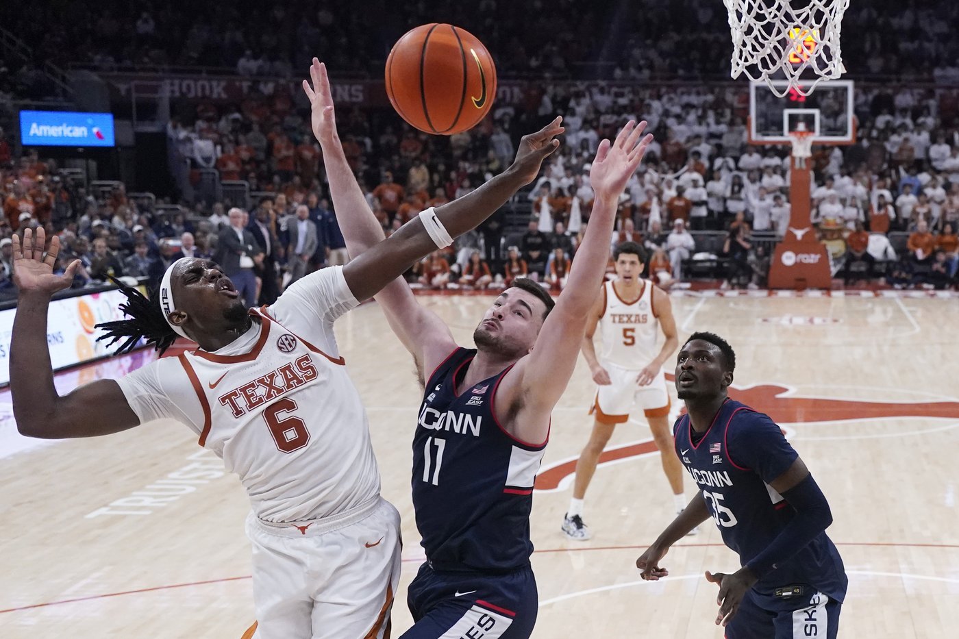 Hurley, Karaban forge strong link during title runs and help UConn shake off early slump this season | iNFOnews.ca Hurley, Karaban forge strong link during title runs and help UConn shake off early slump this season | iNFOnews.ca