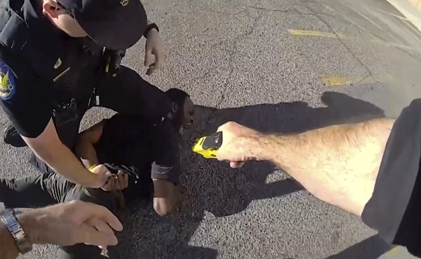 Charges dismissed against deaf Black man who police punched and shocked with a Taser | iNFOnews.ca