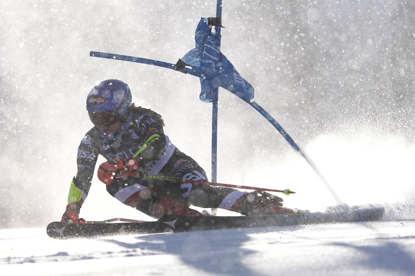Mikaela Shiffrin suffers abrasion on hip during crash on final run of World Cup giant slalom | iNFOnews.ca Mikaela Shiffrin suffers abrasion on hip during crash on final run of World Cup giant slalom | iNFOnews.ca