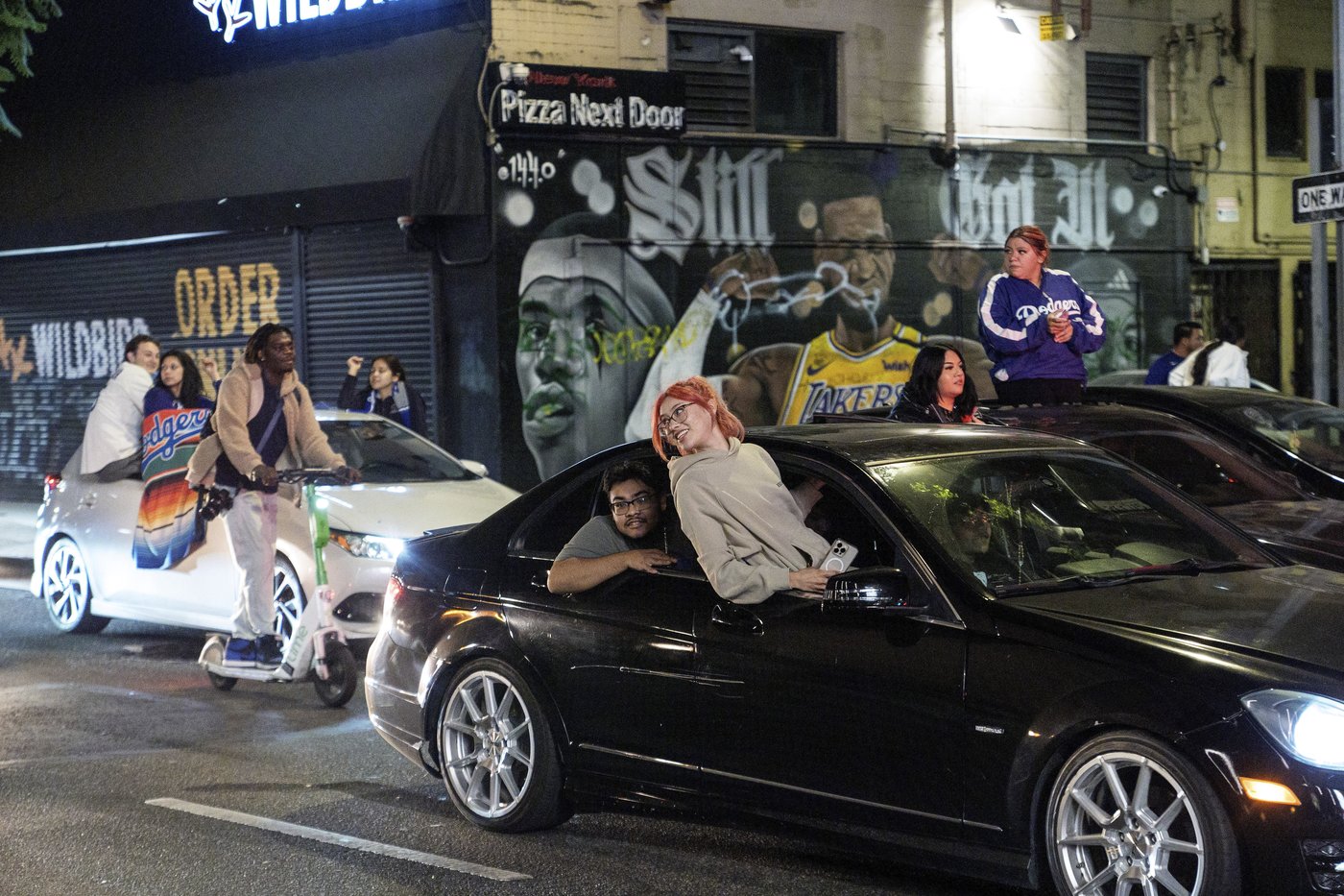 Los Angeles sees city bus burned, store thefts and rowdy crowds after Dodgers win World Series | iNFOnews.ca