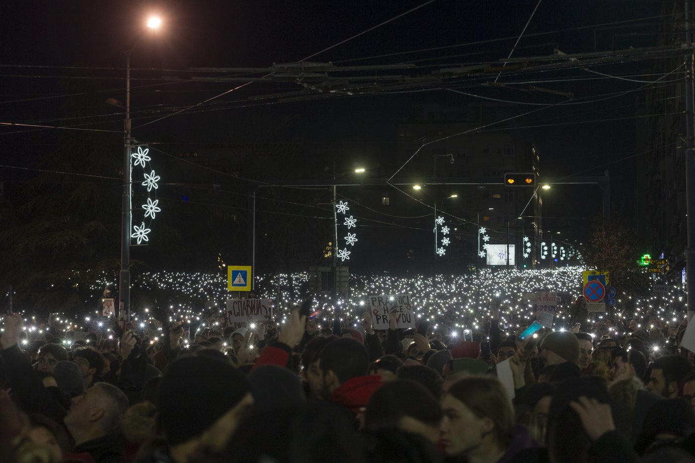 Thousands stream into Belgrade square to protest against populist Serbian leadership | iNFOnews.ca