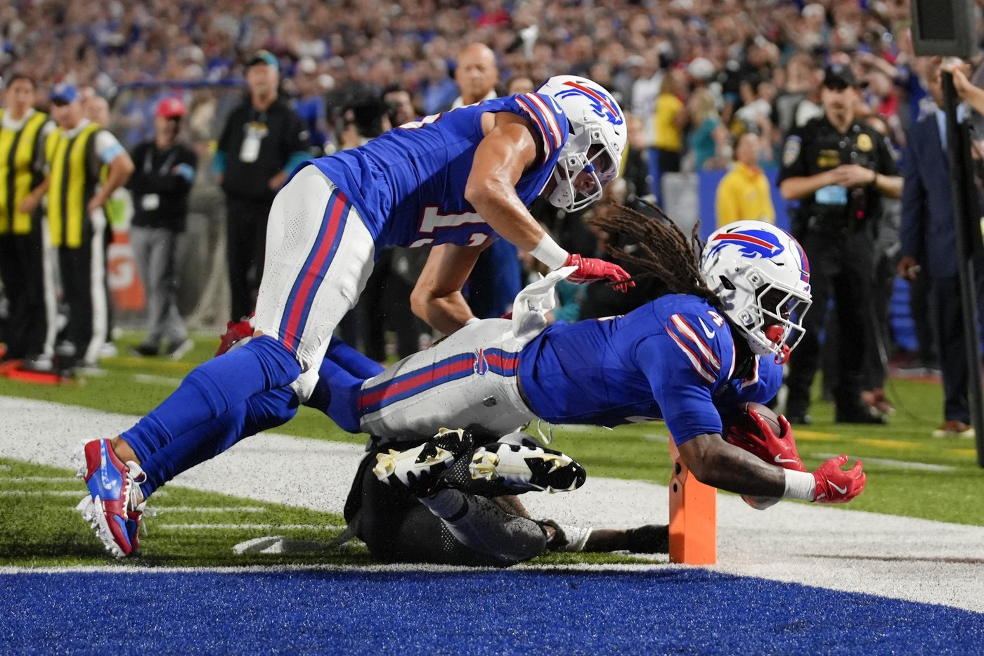 Josh Allen throws 4 TD passes and the Bills roll to a 47-10 win over the unraveling Jaguars | iNFOnews.ca