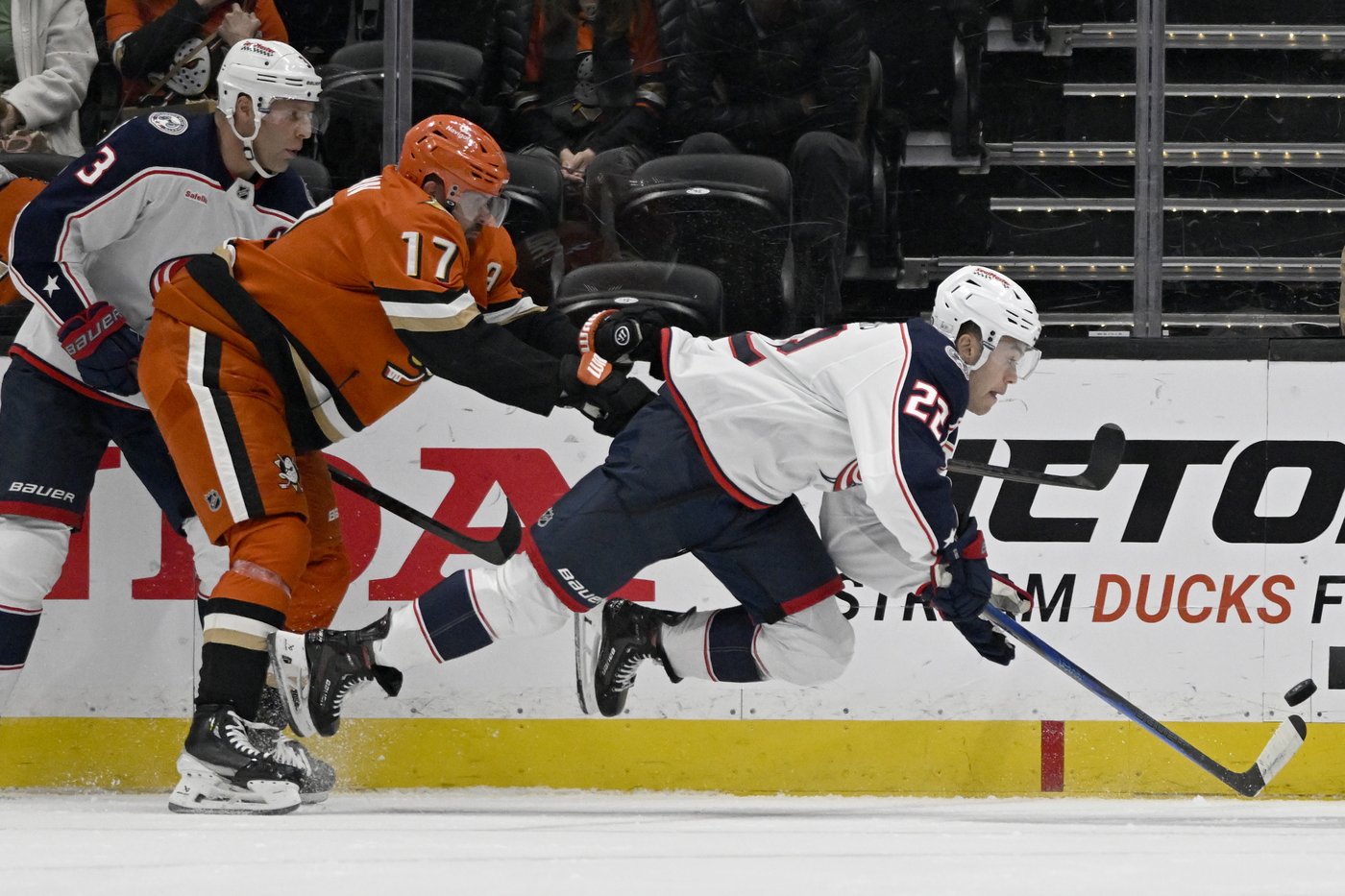 Ducks end four-game skid with 4-2 victory over Blue Jackets in John Gibson's return | iNFOnews.ca Ducks end four-game skid with 4-2 victory over Blue Jackets in John Gibson's return | iNFOnews.ca