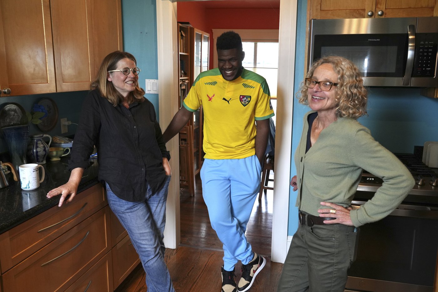 US 'Welcome Corps' helps resettle LGBTQ+ refugees fleeing crackdowns against gay people | iNFOnews.ca