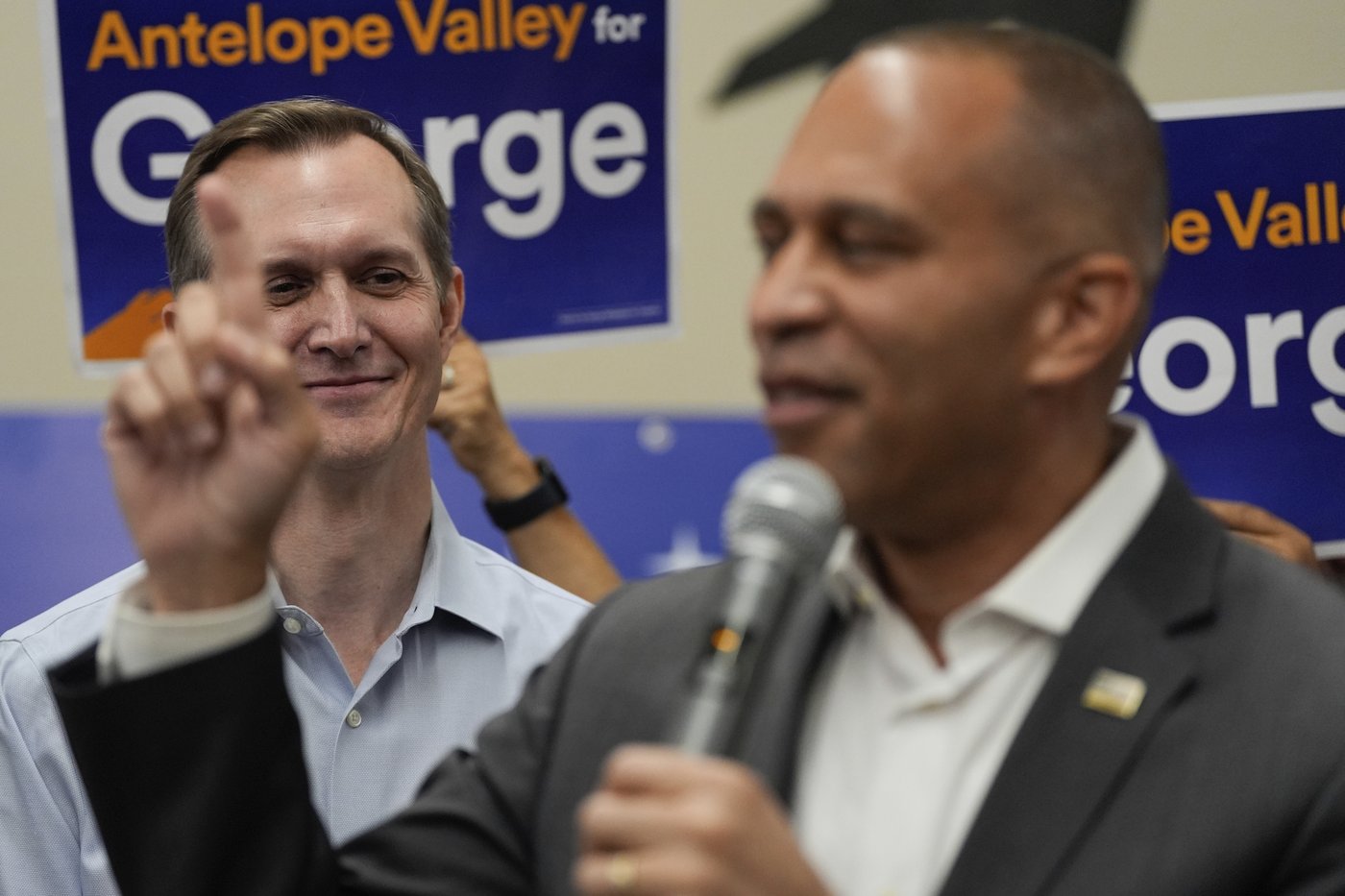 Democrat Hakeem Jeffries stumps in California in a bid to reclaim House control | iNFOnews.ca