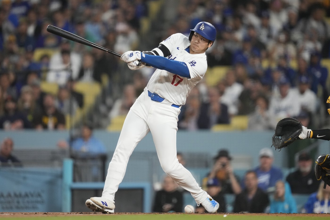 Dodgers rally with 5 runs in 7th and beat Padres 7-2 to clinch 11th NL West title in 12 years | iNFOnews.ca Dodgers rally with 5 runs in 7th and beat Padres 7-2 to clinch 11th NL West title in 12 years | iNFOnews.ca