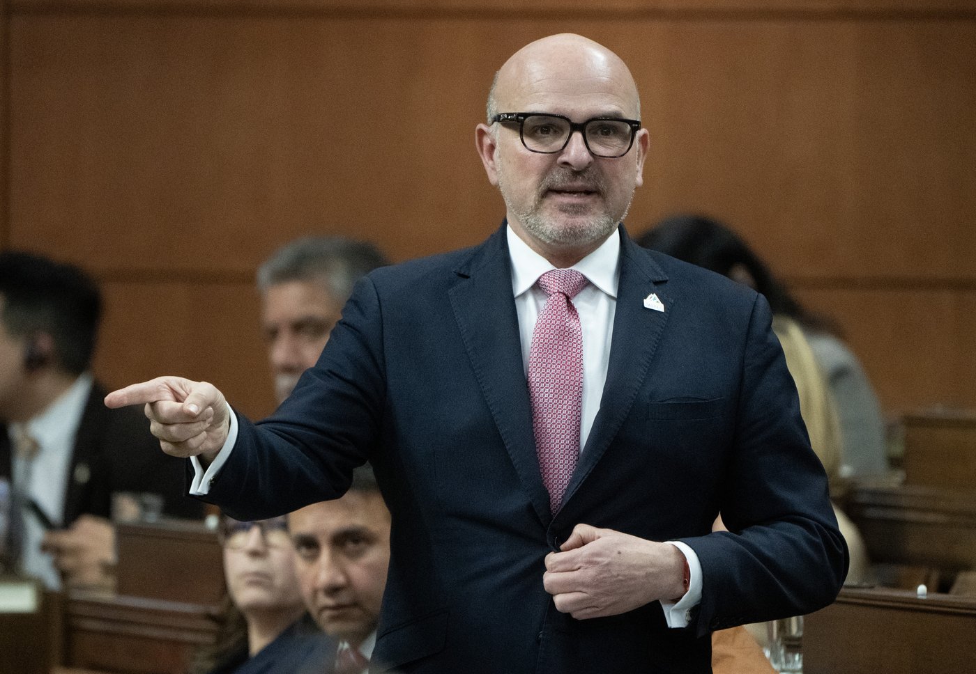 Randy Boissonnault leaves Liberal cabinet after shifting Indigenous identity claims | iNFOnews.ca Randy Boissonnault leaves Liberal cabinet after shifting Indigenous identity claims | iNFOnews.ca